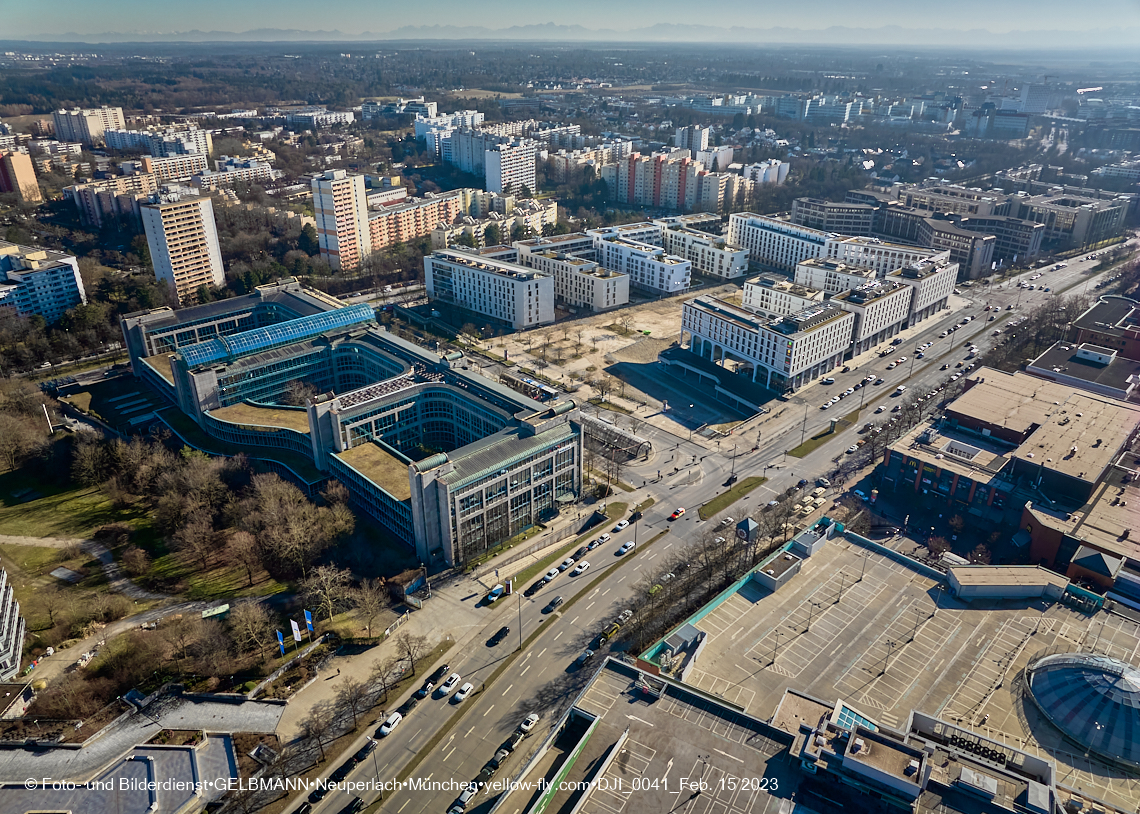 15.02.2023 - Perlach Plaza - Rentenversicherung - SHAERE - Allianz in Neuperlach